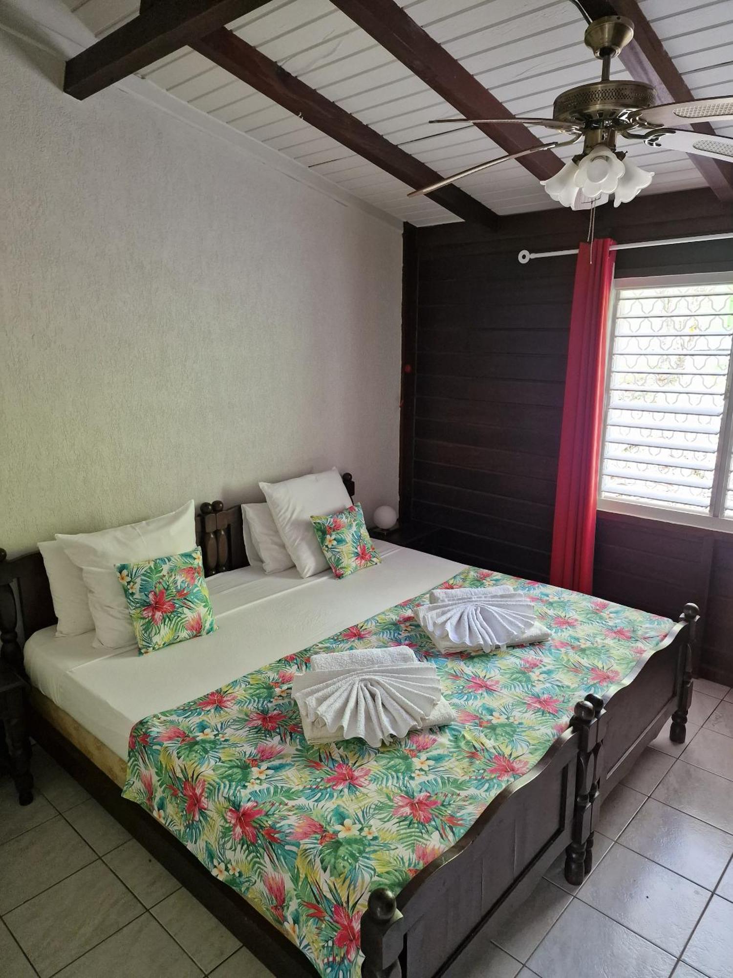 La Colline Verte Deshaies Chambre photo